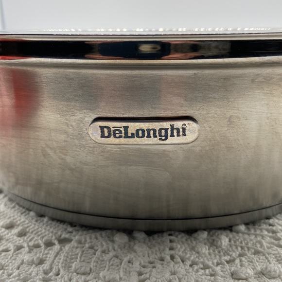 DeLonghi 5.5 Qt. Cook & Serve Pan (No Lid) - Picture 4 of 7